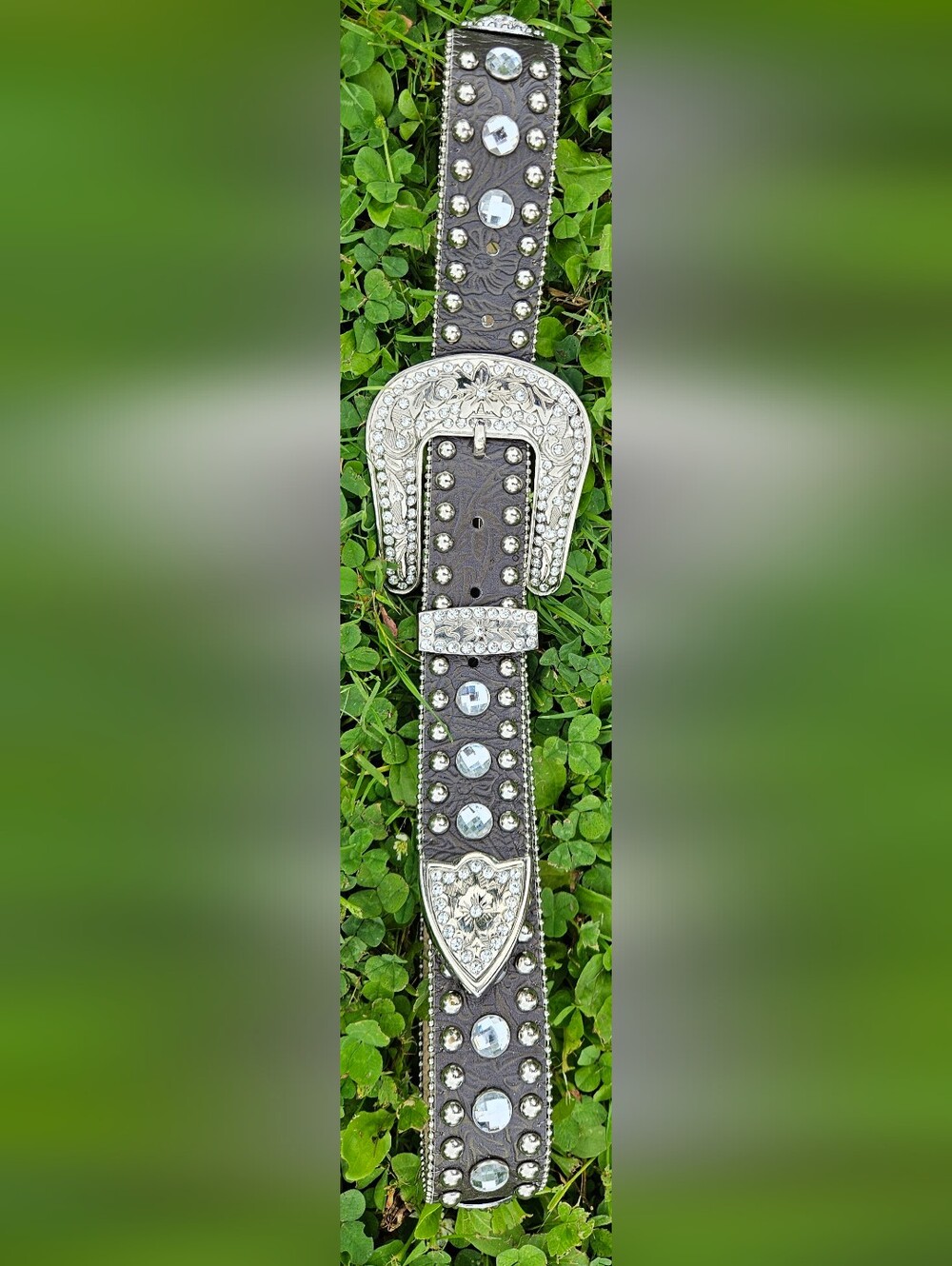 NWT* Women's 36" Western Clear Gem, Silver Studded Leather Bling Belt (Rd4)